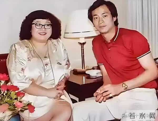 3段婚史4个女儿，靠妻上位却婚内出轨，曾抛妻弃女的他今过得怎样