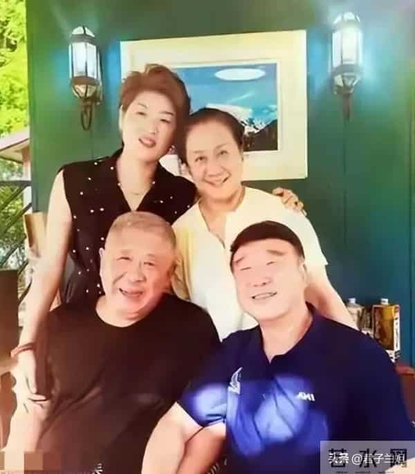 原来他俩才是夫妻，被老婆管一辈子68岁住着豪华别墅却仍坚持拍戏