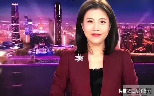 她是珠江台最红主持人之一，拒为相亲老公离职，结婚生女恩爱如初