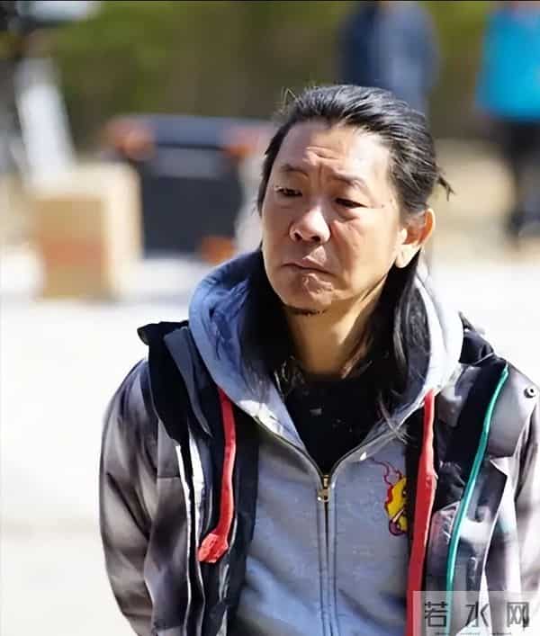 结婚10年被丈夫出轨8次!最后出轨蒋勤勤,年仅43岁抑郁烧炭自尽