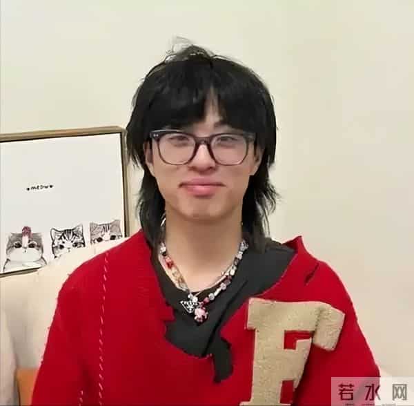 男歌手官宣“复活”！此前被传去世，母亲曾在朋友圈发讣告