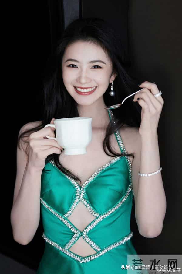 刘浩存 明眸皓齿 挡不住的清纯灵动 又白又美