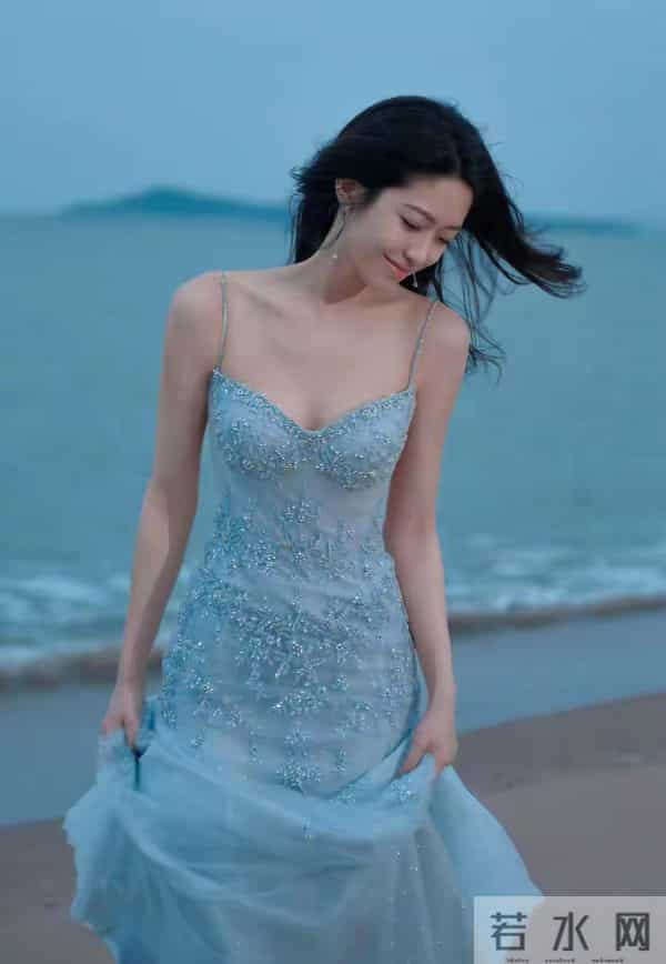 向涵之今日穿搭大揭秘,美到无法抗拒!