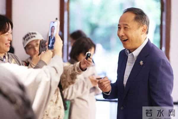《菜肉馄饨》今日公映!专访上海男人周野芒