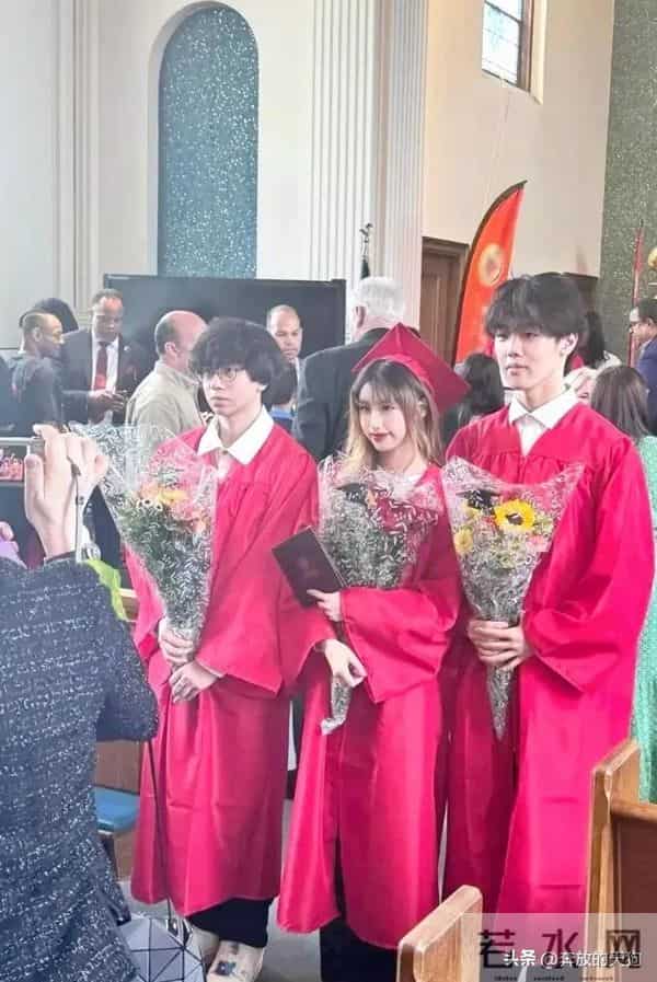 徐帆赴美参加养女徐朵的高中毕业典礼,徐朵蜕变惊艳全场!