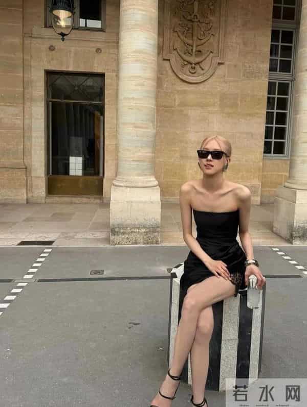 这身搭配，只有朴彩英能驾驭得如此浑然天成！