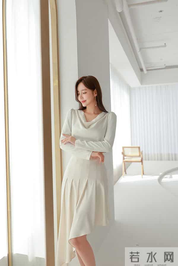 孙允珠——奶炫柔光真丝蕴彩鱼尾包臀裙