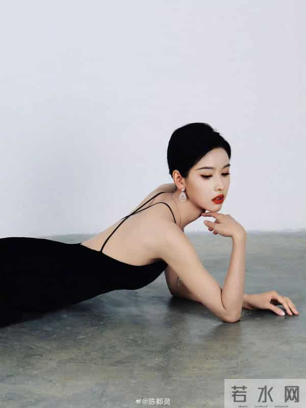 陈都灵2025年中国金鸡百花电影节妆照