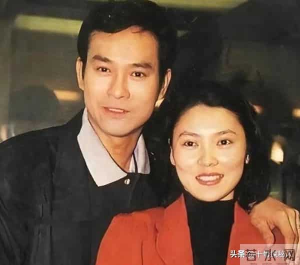 3段婚史4个女儿，靠妻上位却婚内出轨，曾抛妻弃女的他今过得怎样