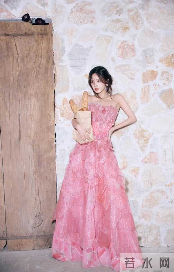 李一桐花仙子 粉色礼服太漂亮了
