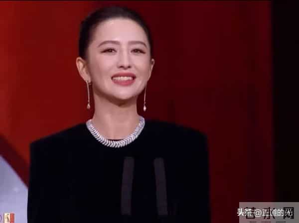 佟丽娅金鸡奖提前夫 陈思诚台下宠溺大笑 霍思燕称朵朵会接他爸的班