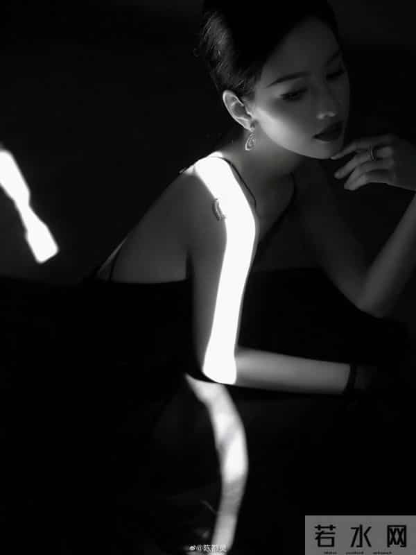 陈都灵2025年中国金鸡百花电影节妆照