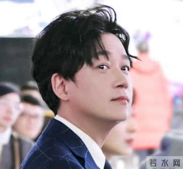 离婚13年后，51岁潘粤明再次官宣喜讯，成为前妻需要仰望的存在