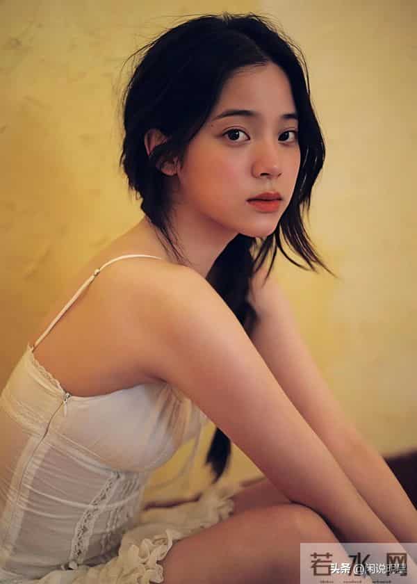 欧阳娜娜—珍藏性感照：从“少女”到“纯欲”！这组图太顶了