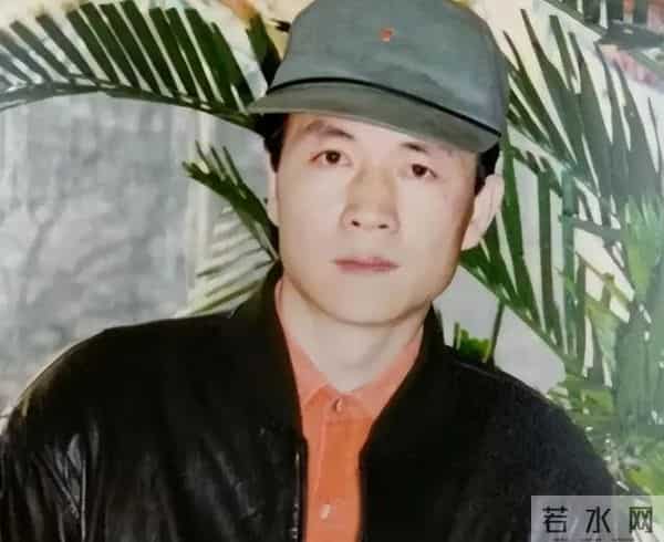 原来他早已去世,15岁演戏44岁走红,47岁患癌离世,哥哥是熟面孔