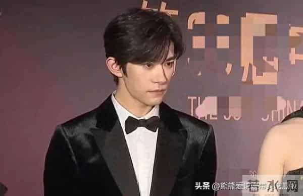 央视镜头下的易烊千玺,颜值状态如何?