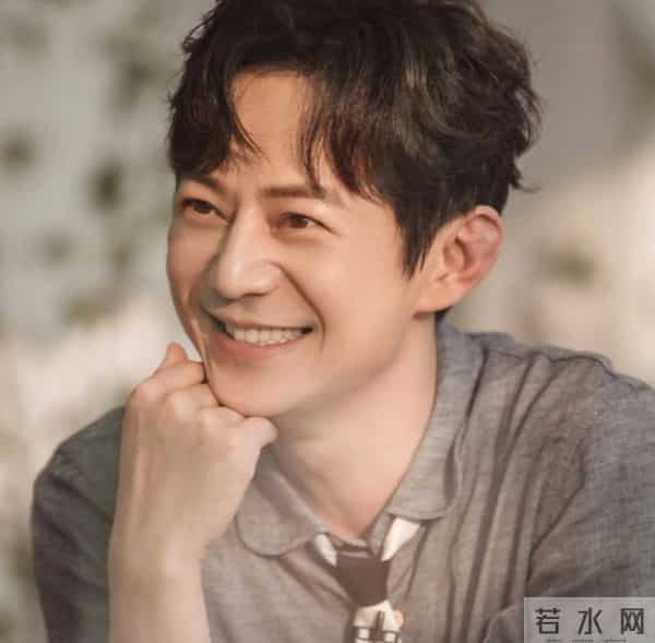 51岁无妻无子、半退休,看"老好人"何炅的现状,尴尬处境藏不住了