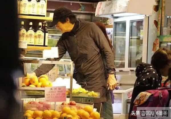 70岁周润发“逆生长”！染黑发刮胡子胖20斤 梦回上海滩 小孩看呆了