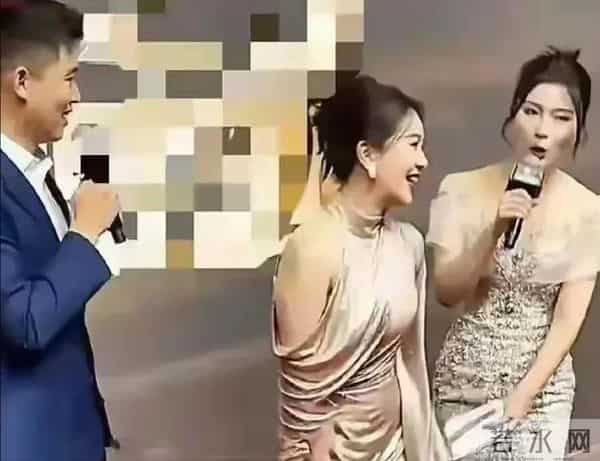 42岁的左小青,不知道她尴尬不尴尬