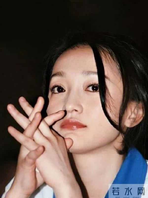 把男人当"玩具"?51岁"无人敢娶"的周迅,走上了另一条道路