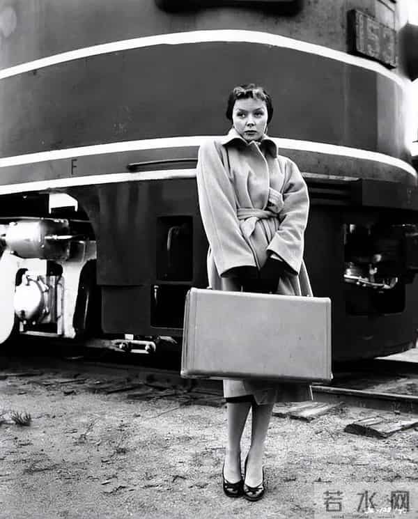 被尼古拉斯·雷捉奸在床,一个比银幕更邪典的蛇蝎美人