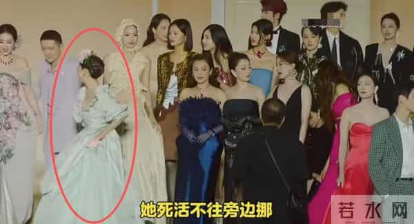 继抢C位后，钟楚曦再次让所有人刮目相看，32岁的她到底什么来头