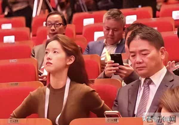 婚变风波不到半个月,31岁章泽天喜提新身份,担心的事还是发生了