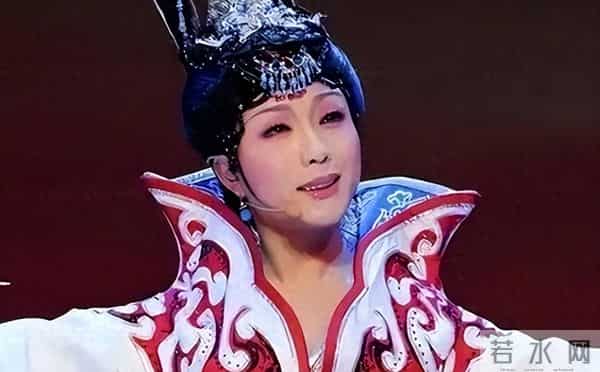 饭喂到嘴里都不会吃,不受戏曲圈待见的李玉刚 为自己的行为买了单