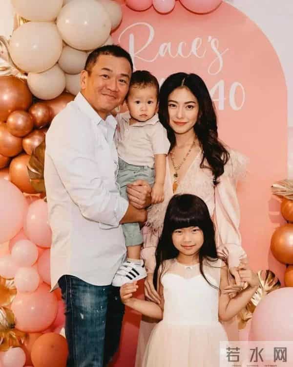 没当成向太儿媳的黄婉佩,二婚嫁进百亿豪门,如今43岁已成企业家