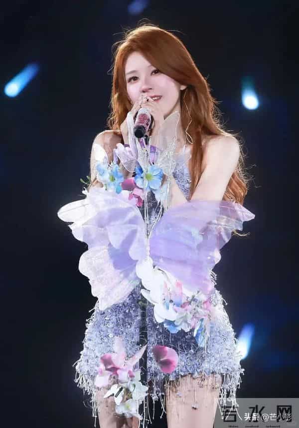 “恶女”赵露思回归,内娱又被狠狠整治了