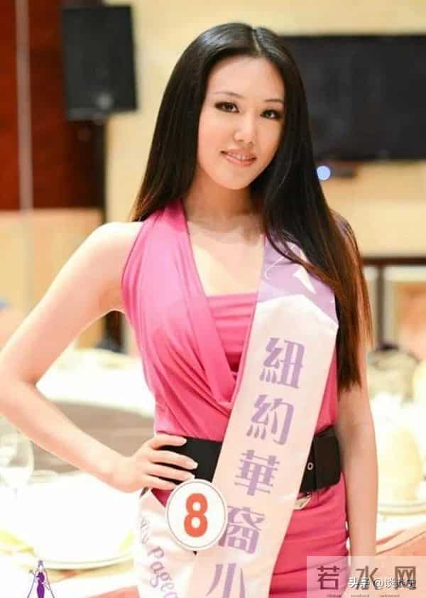 母亲是影后，丈夫是著名演员，公公是央视名嘴，34岁的她在当网红