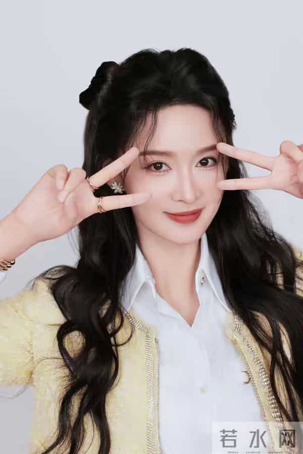 李沁，温文尔雅，优雅大方！