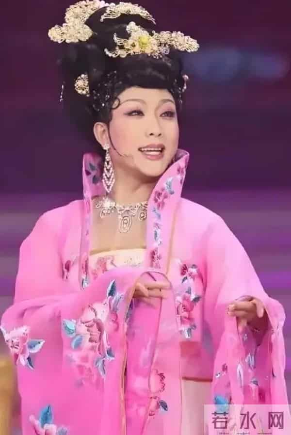 饭喂到嘴里都不会吃,不受戏曲圈待见的李玉刚 为自己的行为买了单