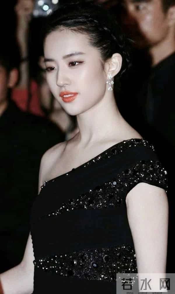 刘亦菲那大白腿老长老长了