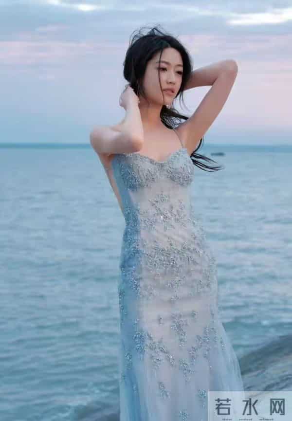 向涵之今日穿搭大揭秘,美到无法抗拒!