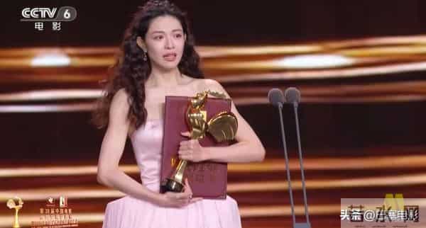 2025金鸡奖:千玺拿影帝,倪妮腰臀比惊人,辛芷蕾、关晓彤乱穿