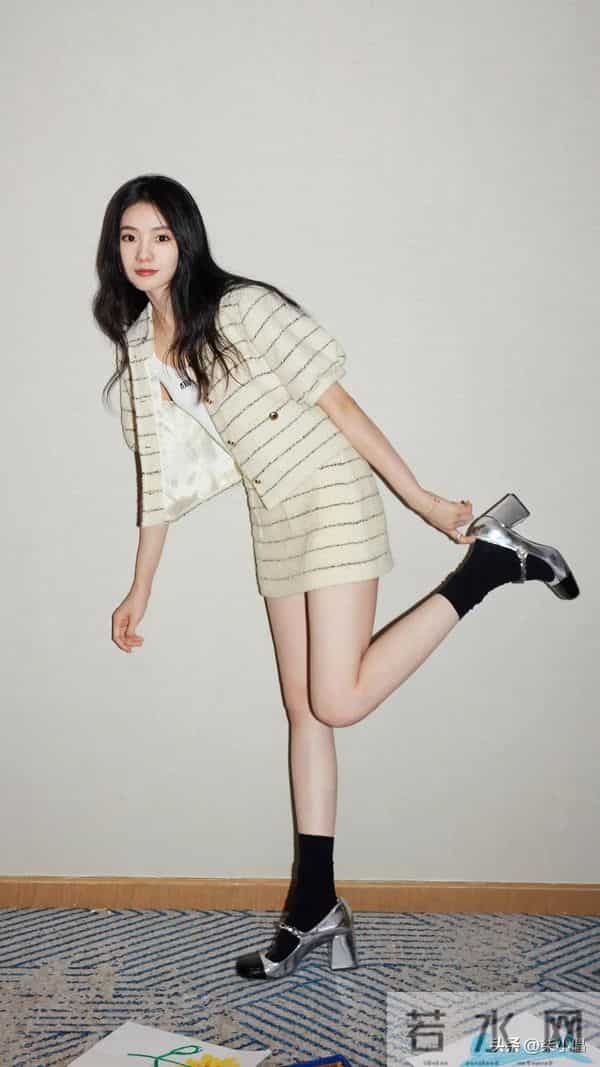 刘浩存｜又细又长的大长腿