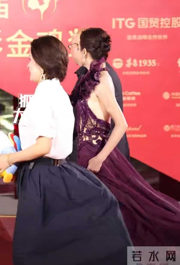 老天开眼了!关晓彤终于穿对 像神女下凡,辛芷蕾穿成紫茄子 好搞笑