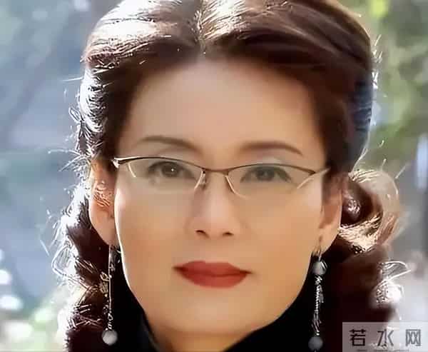 她13次拿下影后,无儿无女孤身一人,却在68岁时公开“表白”前夫