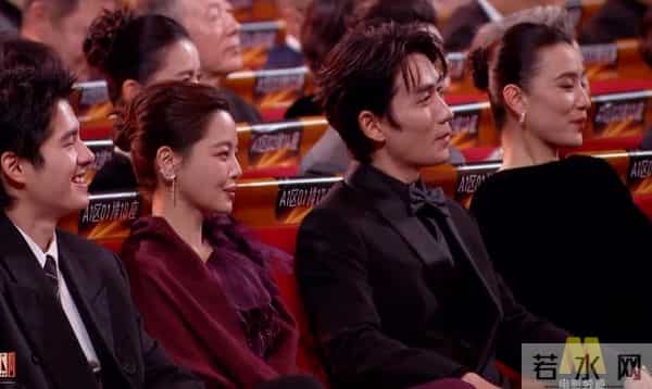 24岁的易烊千玺,成为金鸡奖最年轻影帝,刷新刘烨保持21年的记录