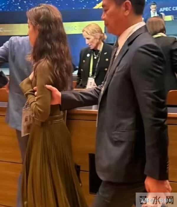 婚变风波不到半个月,31岁章泽天喜提新身份,担心的事还是发生了