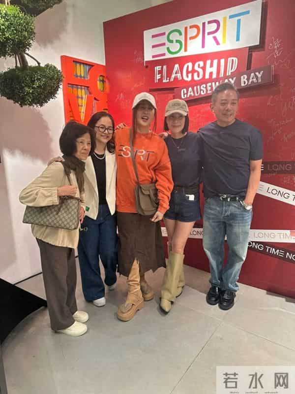 52岁香港女星的近况曝光,当年被前夫各种指控导致其形象受损