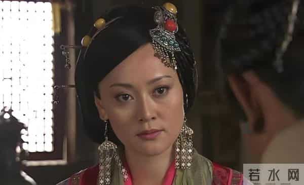 一场生日,戳穿45岁宋佳的江湖地位,人民日报的评价有人信了