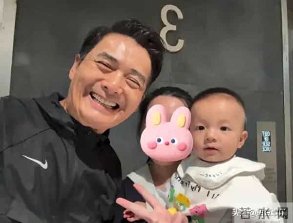 70岁周润发染黑白发刮胡子!增肥20斤,网友:梦回上海滩!