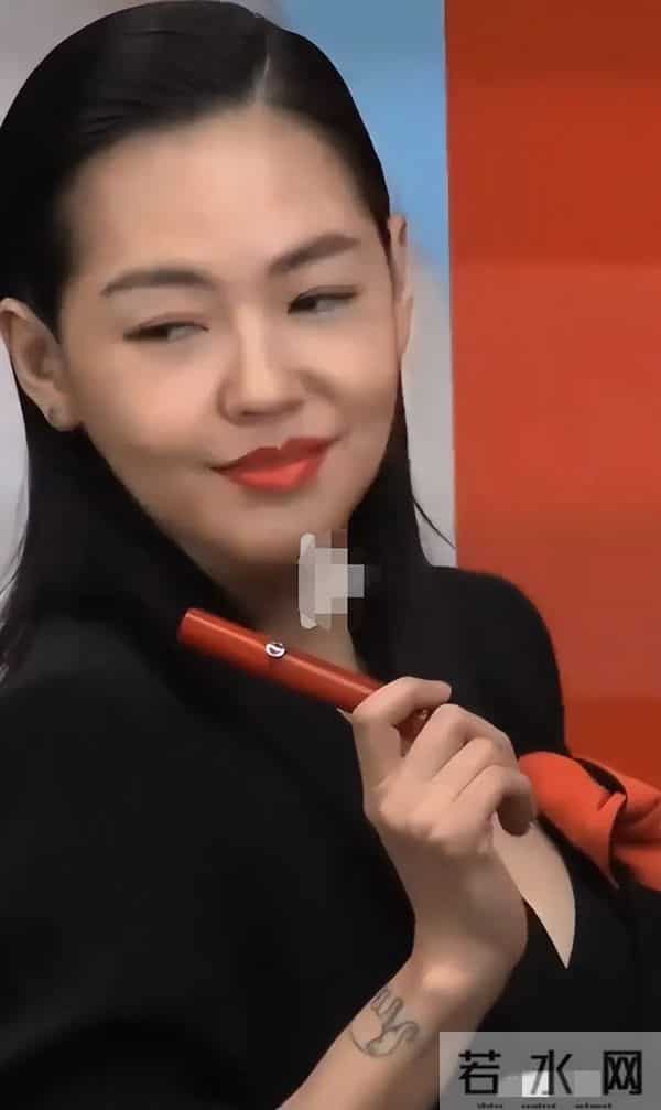 小S惊艳出席活动,马筱梅反照顾大S孩子,原来生前亲妈委托过