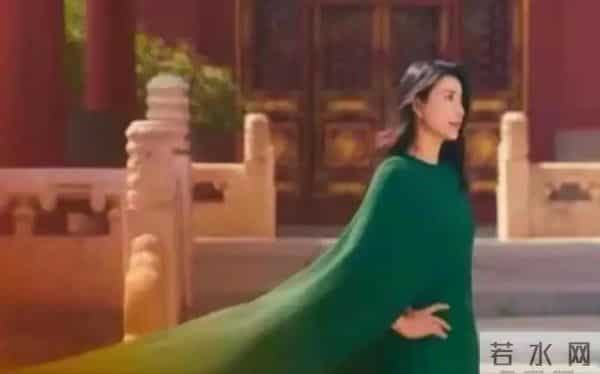 郭晶晶被特批在故宫拍摄的杂志封面,散发出来的气场,太震撼了