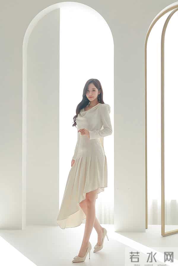 孙允珠——奶炫柔光真丝蕴彩鱼尾包臀裙