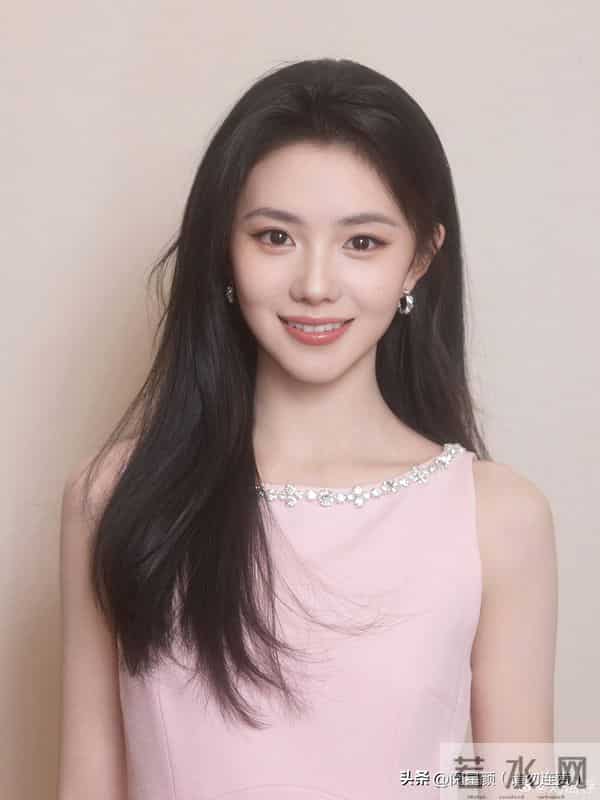 刘浩存 明眸皓齿 挡不住的清纯灵动 又白又美