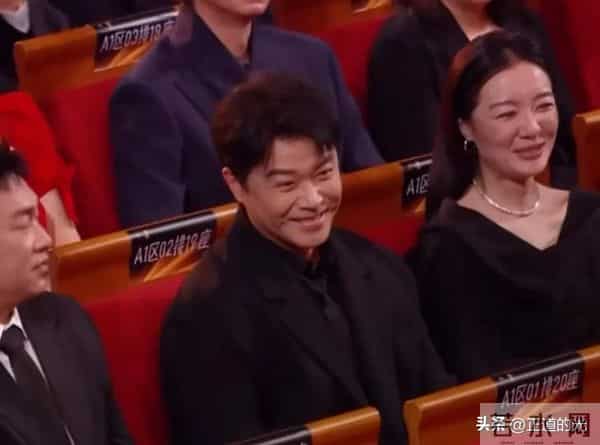 佟丽娅金鸡奖提前夫 陈思诚台下宠溺大笑 霍思燕称朵朵会接他爸的班