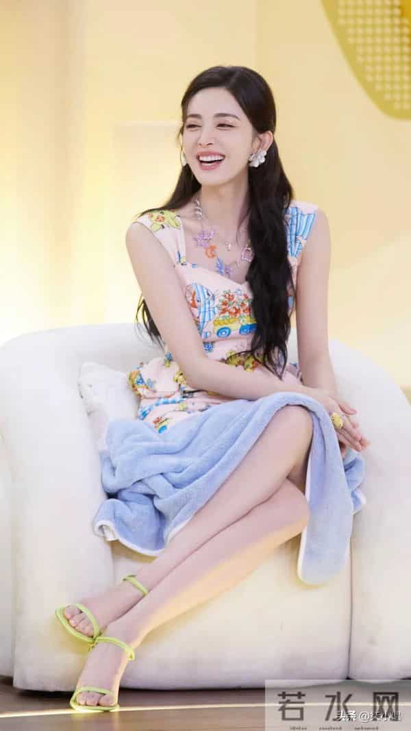 古力娜扎｜美腿系列里怎么少了古力娜扎？